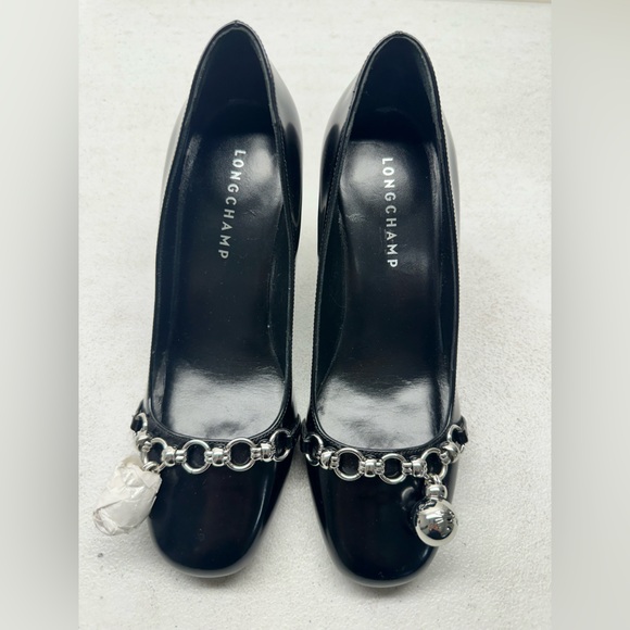 Elegant Burgundy Heels with Silver Accents - Picture 6 of 9